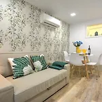 Traditional With A Terrace, Ac And Fast Internet Apartament