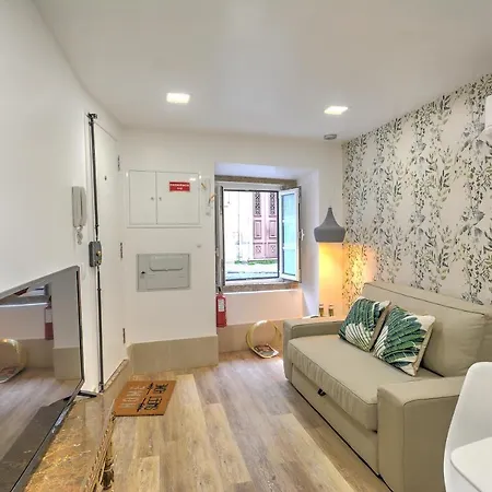 Traditional With A Terrace, Ac And Fast Internet リスボン