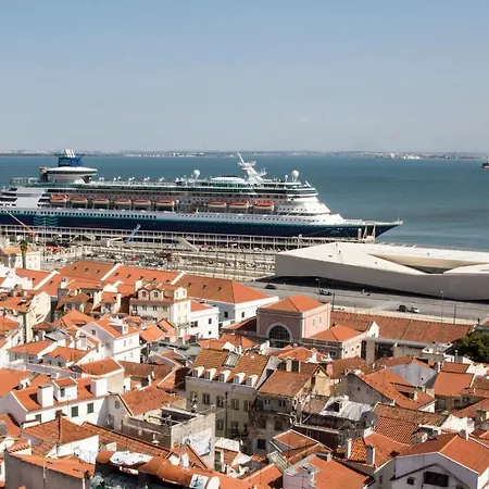 Traditional With A Terrace, Ac And Fast Internet * Lisboa