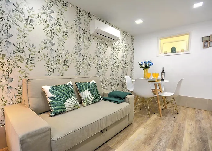 Traditional With A Terrace, Ac And Fast Internet شقة