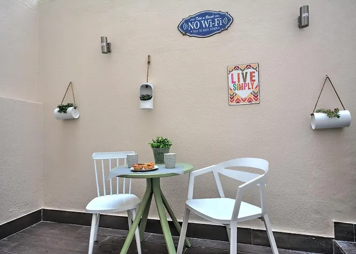 Traditional With A Terrace, Ac And Fast Internet Lisboa