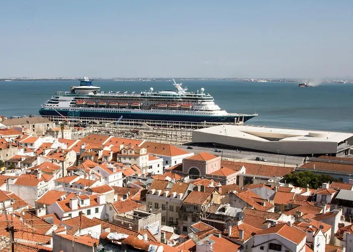 Traditional With A Terrace, Ac And Fast Internet * Lisboa