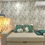 Traditional With A Terrace, Ac And Fast Internet 公寓